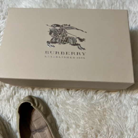 Burberry leather peep ballerina size US6.5 - Picture 3 of 13